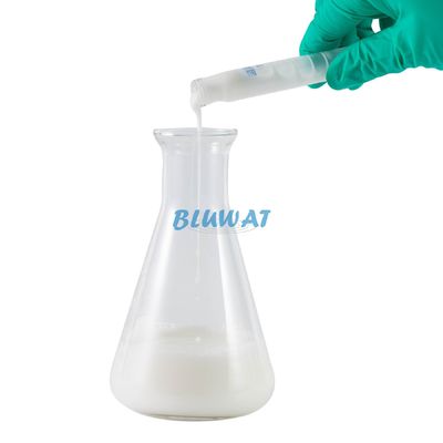 ซื้อ Polyacrylamide Milky Emulsion Flocculants PAM Liquid Dewatering Polyelectrolyte การตกตะกอน Dewatering การผลิตออนไลน์