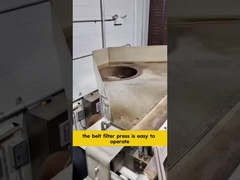 การบําบัดน้ํา สารเคมีทํางานกับ เครื่องกดกรองเข็มขัด